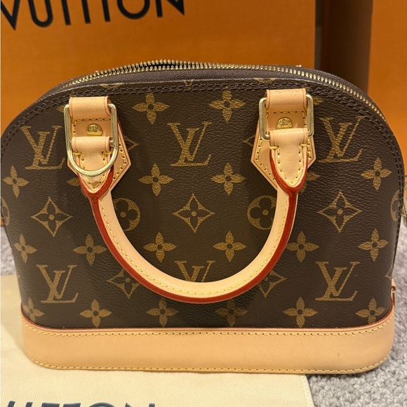 Louis Vuitton Alma BB Monogram - Picture 7 of 10